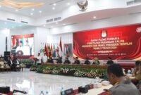 Prabowo Subianto bersama Gibran Rakabuming Raka saat enghadiri penetapan presiden dan wakil presiden terpilih di Komisi Pemilihan Umum (KPU) RI di Jakarta, Rabu (24/4/2024). (Dok. Tim Media Prabwo-Gibran)