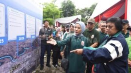 Menteri Lingkungan Hidup dan Kehutanan  Siti Nurbaya Bakar bersama Direktur Utama Pertamina Nicke Widyawati. (Dok. Pertamina.com)