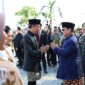 Presiden RI ke-8 Prabowo Subianto mengantar Presiden RI ke-7 Joko Widodo (Jokowi) beserta Iriana Jokowi. (Dok. Tim Media Prabowo)