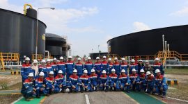 Dirut Pertamina Simon Mantiri meninjau langsung proyek CEOR Minas, bukti keseriusan mendorong target energi nasional. (Dok. Pertamina Hulu Rokan)